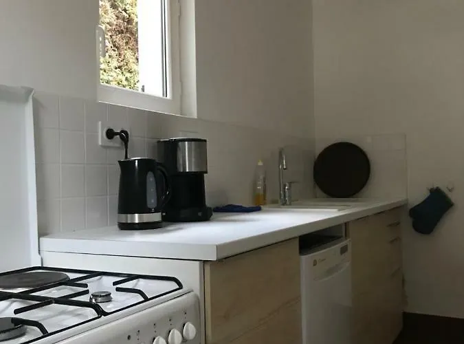 Le De Phal Kır Evi *